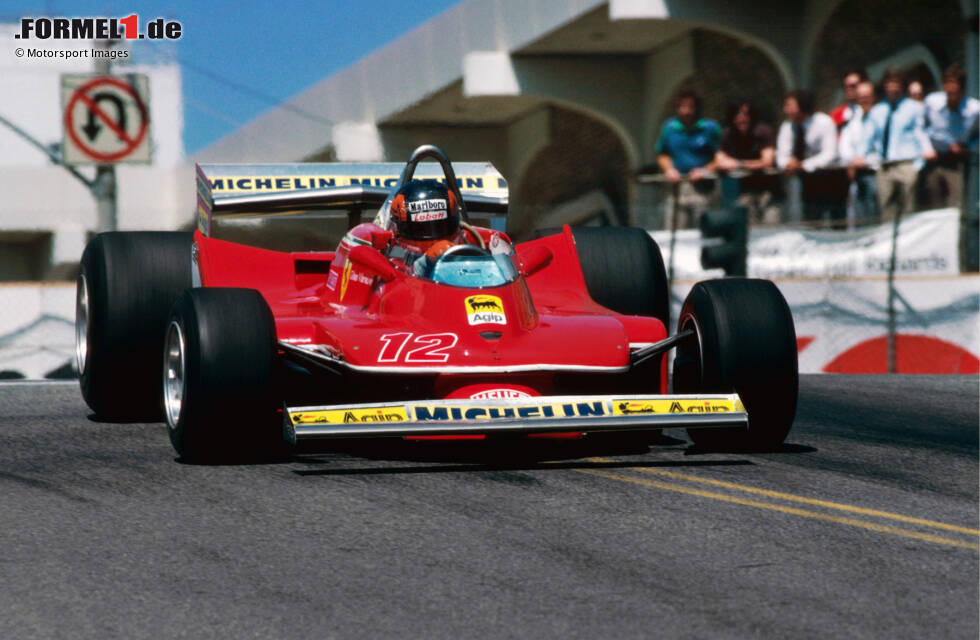 Long Beach 1979: Ferrari-Fahrer Gilles Villeneuve hat sich die Poleposition gesichert. In der Aufwärmrunde ist er aber so mit dem Aufwärmen seiner Reifen beschäftigt, dass er an seiner Startposition vorbeifährt! Long Beach 1979: Ferrari-Fahrer Gilles Villeneuve hat sich die Poleposition gesichert. In der Aufwärmrunde ist er aber so mit dem Aufwärmen seiner Reifen beschäftigt, dass er an seiner Startposition vorbeifährt!