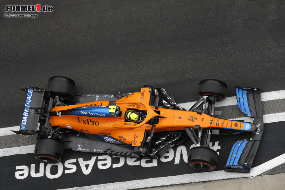 Foto zur News: McLaren ist in der Formel 1 das Team der Stunde, auf den Doppelsieg in Monza folgte das Drama um Lando Norris in Sotschi. Den Kampf gegen Ferrari um Platz drei in der Konstrukteurs-WM scheint der Rennstall derzeit im Griff zu haben. Großen Anteil daran haben auch einige Updates am MCL35M, die im Saisonverlauf eingeführt wurden.