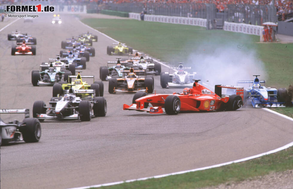 Foto zur News: #8 Giancarlo Fisichella (9 Ausfälle in 229 Rennen): Auch der Italiener war mehr als nur einmal in Vorfälle in der ersten Runde verwickelt. Deutsche Fans dürften sich vor allem an Hockenheim 2000 erinnern, als er Lokalheld Michael Schumacher schon in der ersten Kurve ins Aus bugsierte.