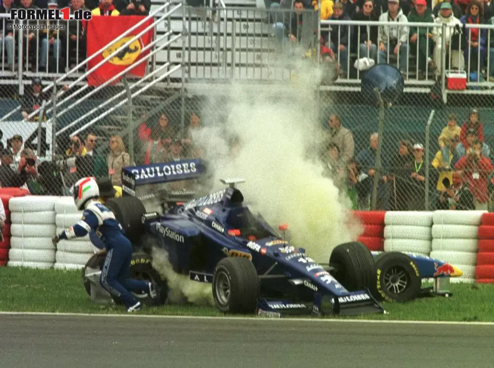 Sinnbildlich für Platz 1 steht aber der Kanada-GP 1998: Nach einem Unfall zwischen Trulli und Alexander Wurz wird das Rennen abgebrochen und neugestartet. Doch auch bei Versuch zwei kommt der Prost-Pilot nicht über Kurve 2 hinaus, bevor er auf Jean Alesi strandet. Foto zur News: Sinnbildlich für Platz 1 steht aber der Kanada-GP 1998: Nach einem Unfall zwischen Trulli und Alexander Wurz wird das Rennen abgebrochen und neugestartet. Doch auch bei Versuch zwei kommt der Prost-Pilot nicht über Kurve 2 hinaus, bevor er auf Jean Alesi strandet.