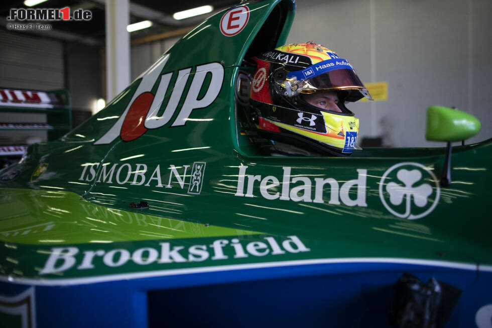 Mit dem Jordan 191 hatte einst sein Vater Michael sein Debüt in der Formel 1 gefeiert. In Belgien 1991 qualifizierte sich der Deutsche damals sensationell auf Startplatz sieben. Mit dem Jordan 191 hatte einst sein Vater Michael sein Debüt in der Formel 1 gefeiert. In Belgien 1991 qualifizierte sich der Deutsche damals sensationell auf Startplatz sieben.