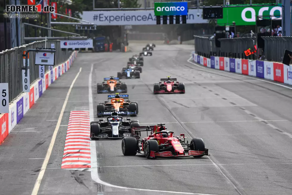 Charles Leclerc (2): Die "Zwei" gibt es hauptsächlich für die Leistung im Qualifying, denn die war erste Sahne. Im Rennen konnte er das Tempo nicht halten, verlor rasch die Führung und später eher schnell Positionen gegen Vettel und Gasly. Am Ende steht P4, und das ist gut für Leclerc, gerade noch. Foto zur News: Charles Leclerc (2): Die "Zwei" gibt es hauptsächlich für die Leistung im Qualifying, denn die war erste Sahne. Im Rennen konnte er das Tempo nicht halten, verlor rasch die Führung und später eher schnell Positionen gegen Vettel und Gasly. Am Ende steht P4, und das ist gut für Leclerc, gerade noch.