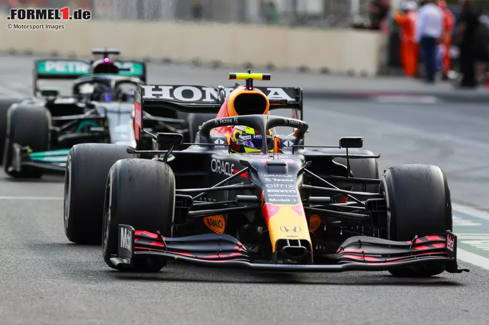 Sergio Perez (2): Solide Leistung von Perez. Vor allem, wie er über Runden hinweg Hamilton hinter sich gehalten hat, war stark. So hat er Verstappen den Rücken freigehalten. Am Ende ist er cool geblieben und siegte. Leichte Abzüge gibt es für P6 im Qualifying, sonst war seine Leistung einfach gut. Foto zur News: Sergio Perez (2): Solide Leistung von Perez. Vor allem, wie er über Runden hinweg Hamilton hinter sich gehalten hat, war stark. So hat er Verstappen den Rücken freigehalten. Am Ende ist er cool geblieben und siegte. Leichte Abzüge gibt es für P6 im Qualifying, sonst war seine Leistung einfach gut.