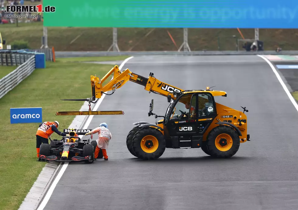 Foto zur News: Sergio Perez (4): Schwaches Wochenende von ihm. Im Qualifying viel zu weit weg von Verstappen, dazu den finalen Versuch in Q3 verpasst. Für den Ausfall im Rennen kann er nichts, wohl aber für den (zu) großen Abstand zu seinem Teamkollegen bei Red Bull.