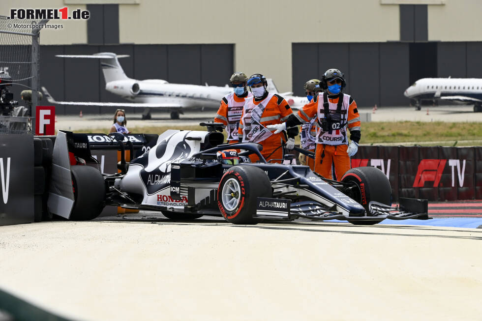 Yuki Tsunoda (4): Ein solides Rennen hat ihm in Le Castellet die Vier gerettet. Denn der erneute Quali-Crash in Q1 gab natürlich Abzug. Das Handicap des Boxengassen-Starts hat er sich selbst zuzuschreiben. Wirkte bei manchen Duellen etwas blass, zum Beispiel gegen George Russell im Williams. Ausbaufähig. Yuki Tsunoda (4): Ein solides Rennen hat ihm in Le Castellet die Vier gerettet. Denn der erneute Quali-Crash in Q1 gab natürlich Abzug. Das Handicap des Boxengassen-Starts hat er sich selbst zuzuschreiben. Wirkte bei manchen Duellen etwas blass, zum Beispiel gegen George Russell im Williams. Ausbaufähig.