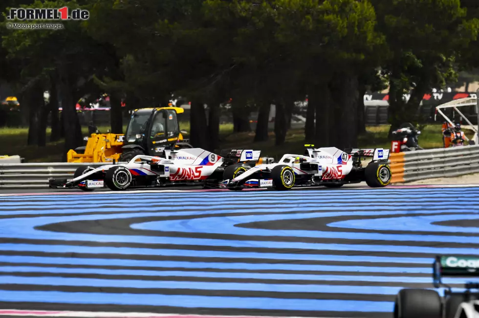 Foto zur News: Nikita Masepin (4): Wirkte an diesem Wochenende etwas schneller als sonst, bekam im Qualifying aber wieder die übliche &quot;Packung&quot; von Mick Schumacher verpasst: sechs Zehntel. Im Duell sehr rustikal und kompromisslos gegen Schumacher, auf die Renndistanz aber wieder deutlich langsamer.