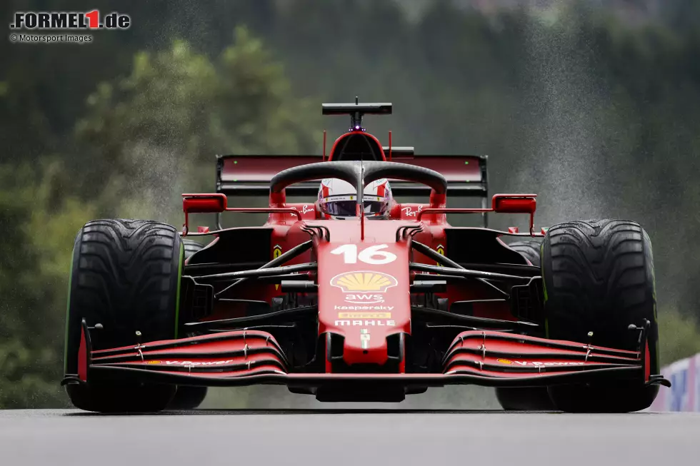 Foto zur News: Charles Leclerc (4): Abzug gibts vor allem für seinen Crash im Freitagstraining, denn der Fehler in Les Combes war unnötig. Hatte im Ferrari einen schweren Stand und scheiterte im Qualifying knapp an den Top 10. Insgesamt solala, mit Punkten im Rennen.