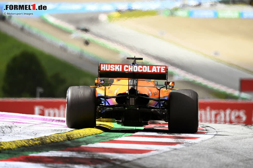 Daniel Ricciardo (4): Sorry, Dani, aber das war nichts! Wenn der Teamkollege im Qualifying Vierter und im Rennen Fünfter wird, dann muss mehr herauskommen als zwei 13. Plätze - auch wenn er kurz mit einem Leistungsverlust zu kämpfen hatte. Gefühlt war Spielberg wieder ein Schritt rückwärts. Daniel Ricciardo (4): Sorry, Dani, aber das war nichts! Wenn der Teamkollege im Qualifying Vierter und im Rennen Fünfter wird, dann muss mehr herauskommen als zwei 13. Plätze - auch wenn er kurz mit einem Leistungsverlust zu kämpfen hatte. Gefühlt war Spielberg wieder ein Schritt rückwärts.