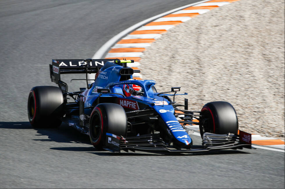 Foto zur News: Esteban Ocon (3): Wollte unbedingt eine Teamorder zu seinen Gunsten durchsetzen, aber Alonso fuhr ihm dann doch davon. Trotz des besseren Qualifyings hat Ocon im Rennen weniger geglänzt. Am Ende stehen Punkte. Und Note Drei.
