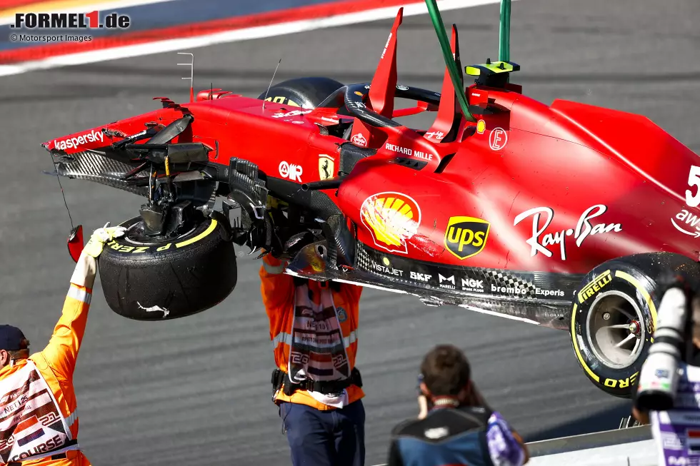 Foto zur News: Carlos Sainz (4): Wir schwankten zwischen zwei Noten, er hat dann die schlechtere gekriegt. Grund dafür war der Unfall im dritten Training, mit dem er fast sein Qualifying ruiniert hätte. Abzug gab es auch für die Form im Rennen, die deutlich abfiel im Vergleich zu Leclerc. Das Alonso-Manöver am Ende für P6 ergab den Rest.