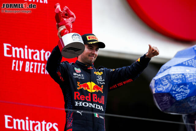 Foto zur News: In Spielberg feiert Sergio Perez seinen 200. Formel-1-Grand-Prix. In seinen bisherigen zehneinhalb Formel-1-Saisons stand der Mexikaner dabei zwölfmal auf dem Podest und konnte zwei Rennen gewinnen. Wir blicken auf seine Teilnahmen an der Podiumszeremonie.