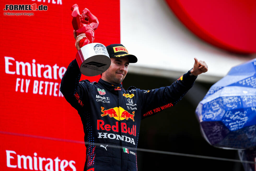 In Spielberg feiert Sergio Perez seinen 200. Formel-1-Grand-Prix. In seinen bisherigen zehneinhalb Formel-1-Saisons stand der Mexikaner dabei zwölfmal auf dem Podest und konnte zwei Rennen gewinnen. Wir blicken auf seine Teilnahmen an der Podiumszeremonie. In Spielberg feiert Sergio Perez seinen 200. Formel-1-Grand-Prix. In seinen bisherigen zehneinhalb Formel-1-Saisons stand der Mexikaner dabei zwölfmal auf dem Podest und konnte zwei Rennen gewinnen. Wir blicken auf seine Teilnahmen an der Podiumszeremonie.