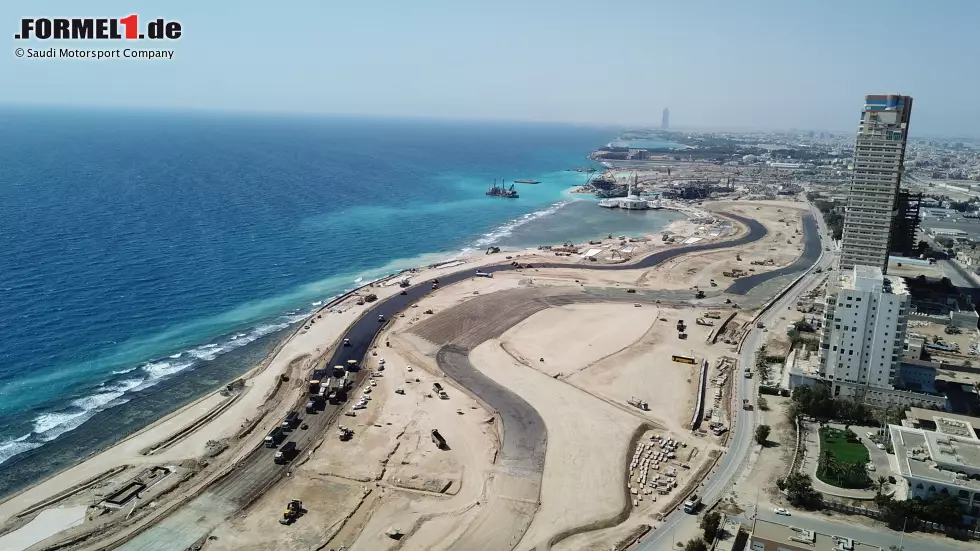 In 100 Tagen ist es soweit: Dann soll das erste Formel-1-Rennen in Saudi-Arabien stattfinden. In Dschidda hat man einen brandneuen Kurs entworfen, der ohne große Zwänge als "schnellster Stadtkurs" der Formel 1 designt wurde. Foto zur News: In 100 Tagen ist es soweit: Dann soll das erste Formel-1-Rennen in Saudi-Arabien stattfinden. In Dschidda hat man einen brandneuen Kurs entworfen, der ohne große Zwänge als "schnellster Stadtkurs" der Formel 1 designt wurde.