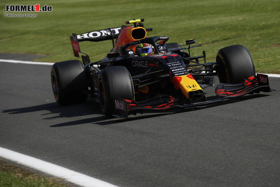 Sergio Perez (5): Das war nichts. Im Qualifying sechs Zehntel hinter Verstappen, nach einem Dreher im Sprint ganz hinten. Trotz Auto-Umbau zum besseren Überholen blieb er im Grand Prix blass. Am Ende opferte Red Bull einen Punkt, um Hamilton mit Perez die schnellste Runde abzunehmen. Das hat geklappt. Immerhin ein Teilerfolg für Perez. Sergio Perez (5): Das war nichts. Im Qualifying sechs Zehntel hinter Verstappen, nach einem Dreher im Sprint ganz hinten. Trotz Auto-Umbau zum besseren Überholen blieb er im Grand Prix blass. Am Ende opferte Red Bull einen Punkt, um Hamilton mit Perez die schnellste Runde abzunehmen. Das hat geklappt. Immerhin ein Teilerfolg für Perez.