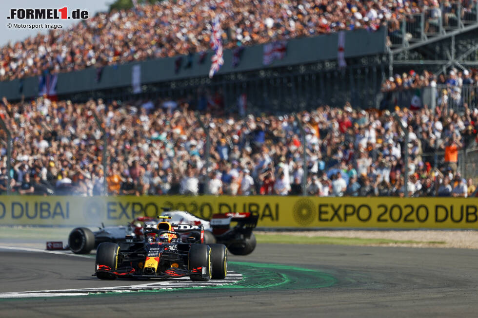 Kimi Räikkönen (4): Zum vierten Mal in Folge schon in Q1 raus. Das ist schwach. Im Sprint mit Soft-Reifen aber gut vorangekommen. Hätte mehr werden können, wenn er sich nicht im Duell mit Perez noch gedreht hätte. Insgesamt nicht gut genug. Kimi Räikkönen (4): Zum vierten Mal in Folge schon in Q1 raus. Das ist schwach. Im Sprint mit Soft-Reifen aber gut vorangekommen. Hätte mehr werden können, wenn er sich nicht im Duell mit Perez noch gedreht hätte. Insgesamt nicht gut genug.