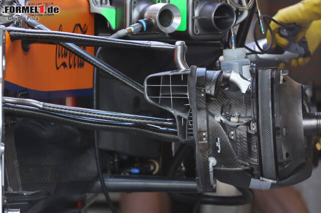 Foto zur News: McLaren MCL35M: Vorderrad-Bremse