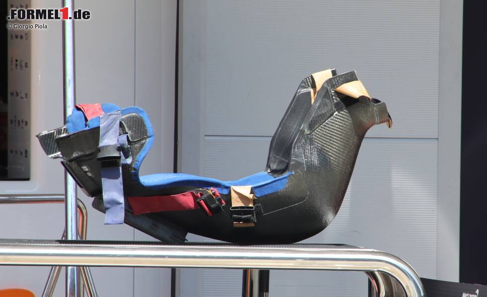 Foto zur News: McLaren MCL35M: Fahrersitz
