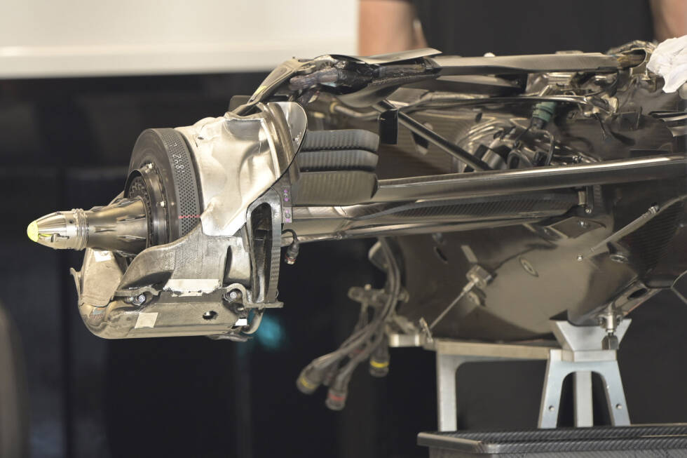 Foto zur News: Mercedes W12: Hinterrad-Bremse