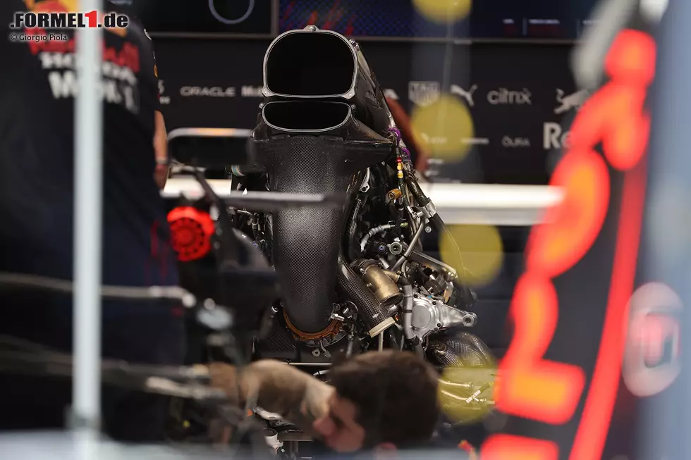 Foto zur News: Red Bull RB16B: Airbox