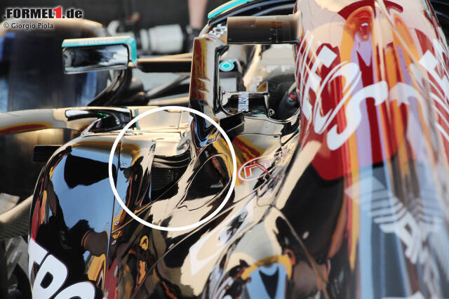 Foto zur News: Mercedes W12: Kühlöffnungen