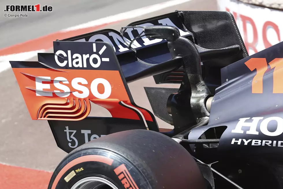 Foto zur News: Red Bull RB16B: Heckflügel
