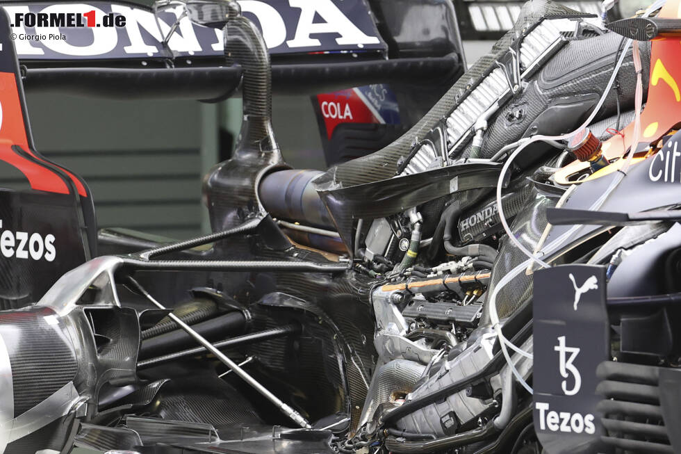 Foto zur News: Red Bull RB16B: Antriebsinstallation