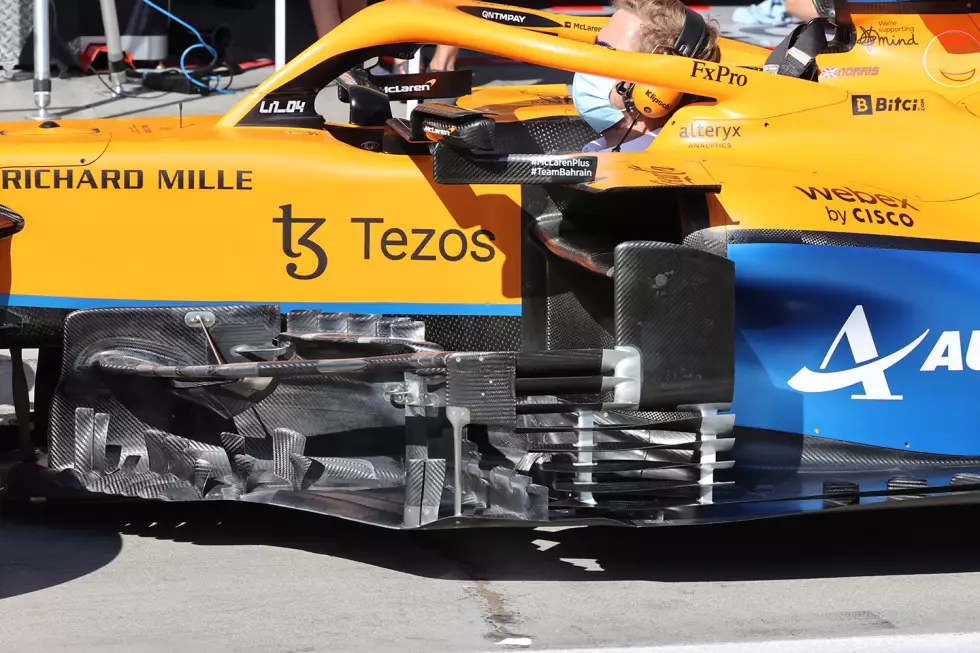 Foto zur News: McLaren MCL35: Windabweiser