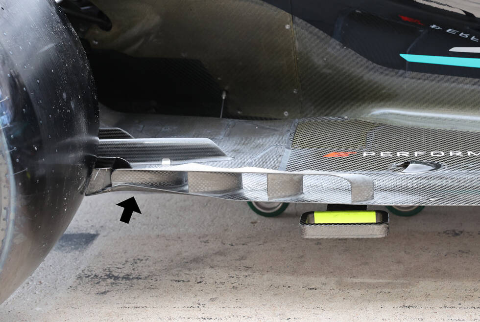 Foto zur News: Mercedes W12: Unterboden