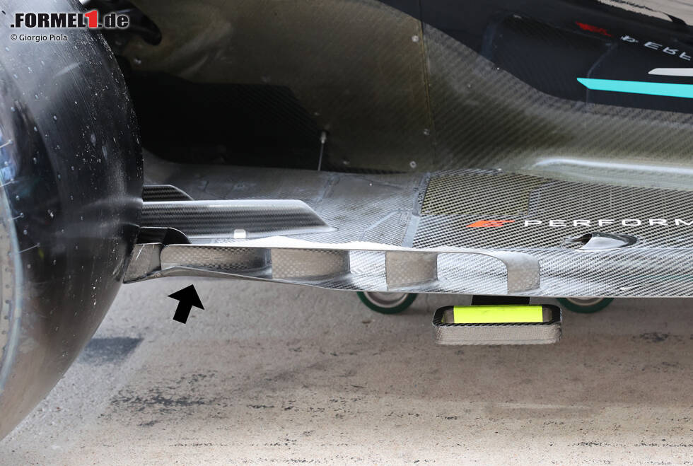 Foto zur News: Mercedes W12: Unterboden