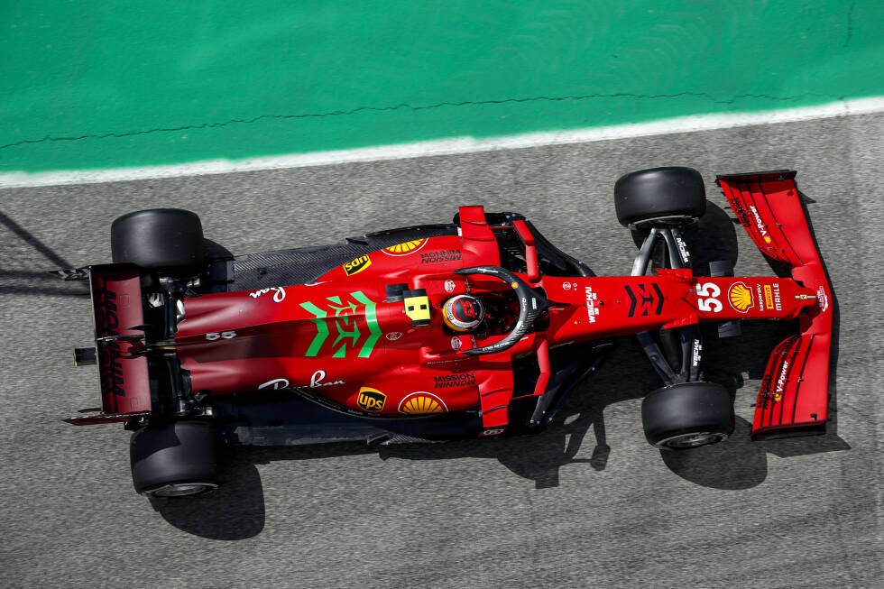 Foto zur News: Ferrari: Der brandneue Z-Unterboden von Carlos Sainz aus dem ersten Freien Training - bisher hat die Scuderia einen vollständig diagonalen Ausschnitt wie McLaren verwendet