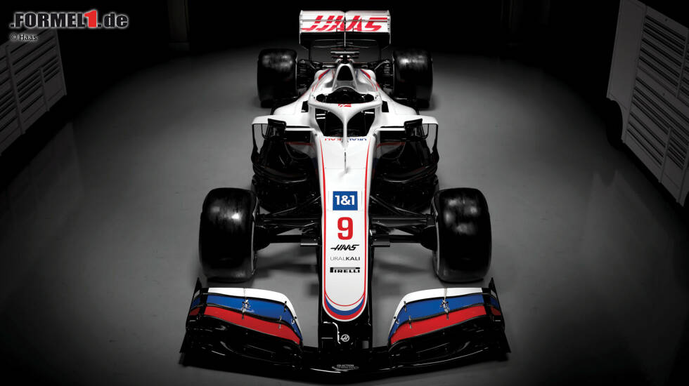 US-Team Haas hat sein Farbdesign für die Formel-1-Saison 2021 vorgestellt. Das Auto von Mick Schumacher und Nikita Masepin läuft im Russland-Look auf, passend zum neuen Titelsponsor Uralkali! Hier die weiteren Bilder ... US-Team Haas hat sein Farbdesign für die Formel-1-Saison 2021 vorgestellt. Das Auto von Mick Schumacher und Nikita Masepin läuft im Russland-Look auf, passend zum neuen Titelsponsor Uralkali! Hier die weiteren Bilder ...