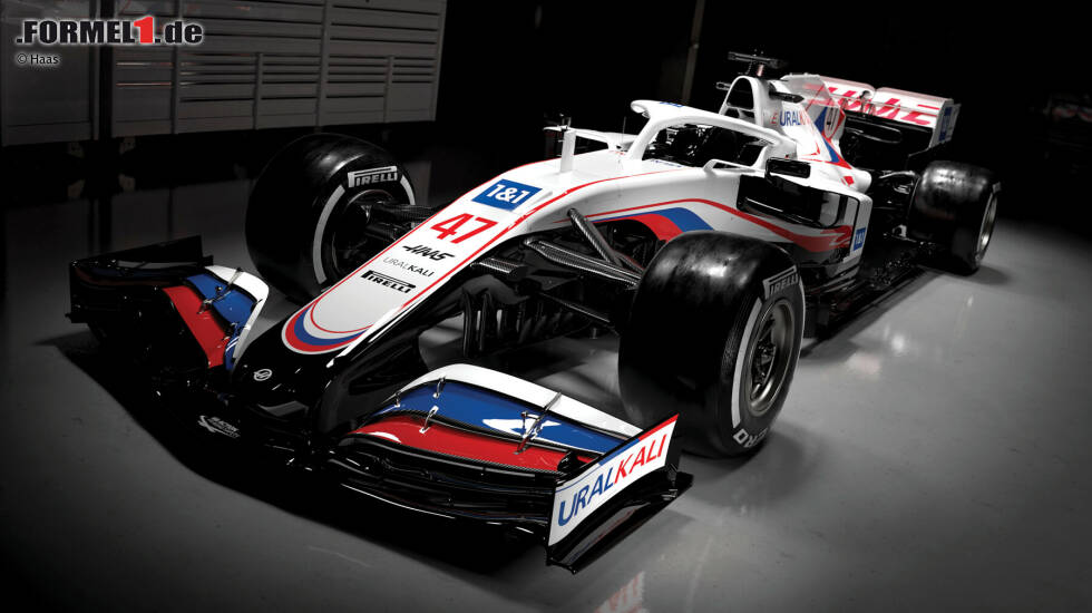 Wichtig zu wissen: Den 2021er-Rennwagen gibt's erst am 12. März. Was Haas hier präsentiert hat, ist das Vorjahresauto mit neuem Look. Interessant daran ist übrigens, dass ... Wichtig zu wissen: Den 2021er-Rennwagen gibt's erst am 12. März. Was Haas hier präsentiert hat, ist das Vorjahresauto mit neuem Look. Interessant daran ist übrigens, dass ...