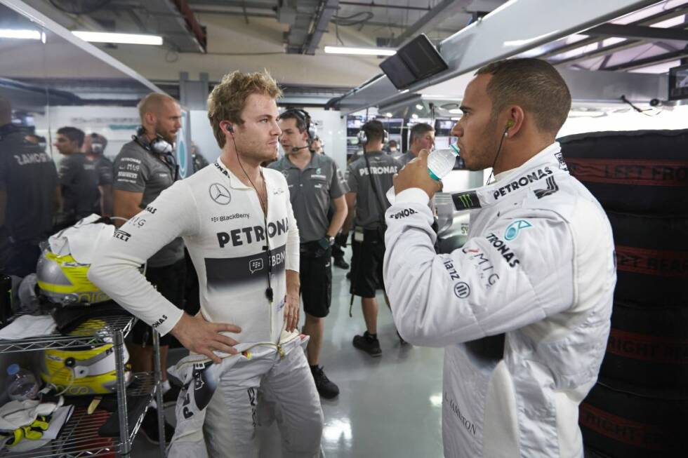Foto zur News: Nico Rosberg - Von den nackten Zahlen her ist der Deutsche nicht Hamiltons stärkster Teamkollege. Allerdings schafft der Deutsche es 2016 als einziger Fahrer, einen WM-Titel im gleichen Team mit dem Briten zu gewinnen. Über vier Jahre liefern sich die beiden ein hartes Duell, bei dem Hamilton am Ende insgesamt leicht die Nase vorne hat.
