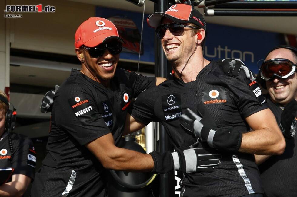 Foto zur News: Jenson Button - Der Brite wechselt 2010 als amtierender Weltmeister zu McLaren, und ihm gelingt es in drei gemeinsamen Jahren tatsächlich, mehr Punkte als Hamilton zu holen. Das schafft außer ihm kein anderer Fahrer! Hamilton holt zwar mehr Siege und Poles. Der konstantere Fahrer ist allerdings Button.