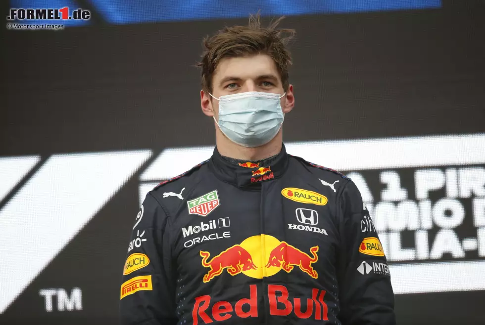 Max Verstappen (2): Auch der Niederländer verdient sich für uns trotz seines Sieges "nur" eine 2+, weil er a) im Qualifying hinter Perez gelandet ist und b) den sicheren Sieg fast mit einem Dreher vor dem Neustart noch weggeworfen hätte. Da hat er etwas Glück gehabt. Hat sich nicht aufs Ergebnis ausgewirkt - aber auf unsere Note! Foto zur News: Max Verstappen (2): Auch der Niederländer verdient sich für uns trotz seines Sieges "nur" eine 2+, weil er a) im Qualifying hinter Perez gelandet ist und b) den sicheren Sieg fast mit einem Dreher vor dem Neustart noch weggeworfen hätte. Da hat er etwas Glück gehabt. Hat sich nicht aufs Ergebnis ausgewirkt - aber auf unsere Note!