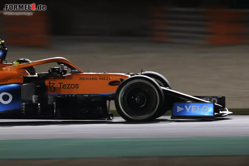 Lando Norris (2): Ohne den späten Reifenschaden wäre er wohl auf P5 gelandet. Die Frage lautet nun, ob man ihm den anlasten kann. Ist er womöglich zu hart über die Randsteine gefahren? Die Mehrheit der Redaktion sieht die Schuld jedenfalls nicht bei ihm, weshalb seine Note deutlich besser als das Endergebnis ausfällt. Foto zur News: Lando Norris (2): Ohne den späten Reifenschaden wäre er wohl auf P5 gelandet. Die Frage lautet nun, ob man ihm den anlasten kann. Ist er womöglich zu hart über die Randsteine gefahren? Die Mehrheit der Redaktion sieht die Schuld jedenfalls nicht bei ihm, weshalb seine Note deutlich besser als das Endergebnis ausfällt.