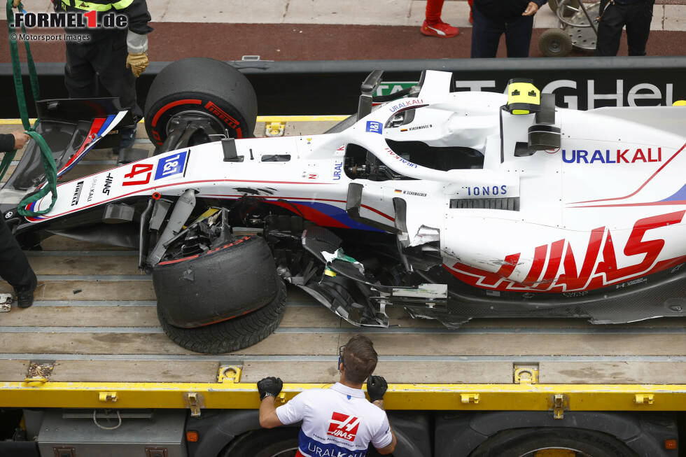 Foto zur News: Mick Schumachers Formel-1-Premiere in Monaco steht unter keinem guten Stern: Gleich zwei Mal in drei Trainings landet er in den Leitplanken, aufgrund des zweiten Unfalls verpasst er sogar das Qualifying.