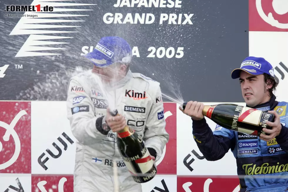 Fernando Alonso: "Wir werden ihn vermissen, denn er war viele Jahre lang dabei, und wir hatten in der Vergangenheit großartige Kämpfe, weil wir wettbewerbsfähigere Autos hatten und um Meisterschaften und Podiumsplätze kämpften. Er hat eine erstaunliche Karriere hingelegt. Er hat die Zeit hier genossen. Ich wünsche ihm das Beste." Foto zur News: Fernando Alonso: "Wir werden ihn vermissen, denn er war viele Jahre lang dabei, und wir hatten in der Vergangenheit großartige Kämpfe, weil wir wettbewerbsfähigere Autos hatten und um Meisterschaften und Podiumsplätze kämpften. Er hat eine erstaunliche Karriere hingelegt. Er hat die Zeit hier genossen. Ich wünsche ihm das Beste."
