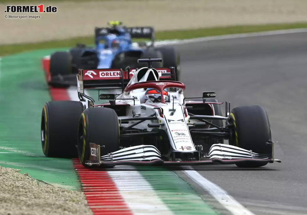 Esteban Ocon: "Es ist eine traurige Nachricht. Natürlich werden wir einen Charakter der Formel 1 und einen fantastischen Fahrer, der dem Sport einen großen Stempel aufgedrückt hat, vermissen. Wir reden nicht viel mit Kimi - er redet mit niemandem viel! Aber natürlich werden wir ihn vermissen. Die Kämpfe mit ihm waren großartig." Foto zur News: Esteban Ocon: "Es ist eine traurige Nachricht. Natürlich werden wir einen Charakter der Formel 1 und einen fantastischen Fahrer, der dem Sport einen großen Stempel aufgedrückt hat, vermissen. Wir reden nicht viel mit Kimi - er redet mit niemandem viel! Aber natürlich werden wir ihn vermissen. Die Kämpfe mit ihm waren großartig."