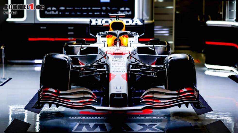 Red Bull fährt in Istanbul mit einem Spezialdesign, das eine Hommage an Motorenhersteller Honda ist. Hier gibt es die Bilder! Red Bull fährt in Istanbul mit einem Spezialdesign, das eine Hommage an Motorenhersteller Honda ist. Hier gibt es die Bilder!