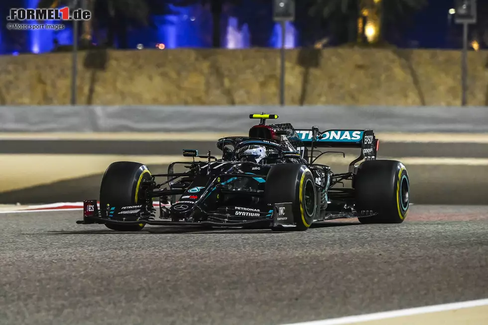 Foto zur News: Schnellste Qualifyingrunde (Valtteri Bottas - 53.377 Sekunden): Das alternative Layout in Bahrain machte es möglich. Den alten Rekord von Niki Lauda (58,79 Sekunden), aufgestellt 1974 in Dijon, konnte Bottas um mehr als fünf Sekunden unterbieten. Im Rennen setzte George Russell (55.404) eine neue Bestmarke.