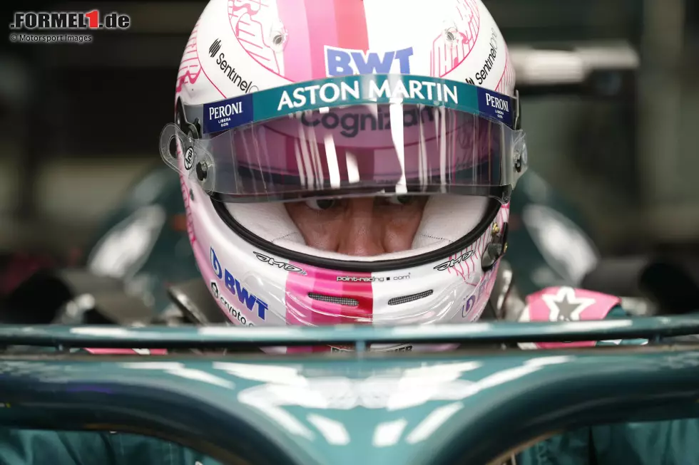 Foto zur News: Sebastian Vettel (5): Der Speed im Aston Martin war ansatzweise erkennbar. Davon abgesehen war das leider zu oft der Vettel, den wir noch aus 2020 kennen. Strafe im Qualifying, letzter Startplatz, im Rennen in Ocon gecrasht. Vor allem die Summe der Fehler lässt am Ende keine bessere Note zu.