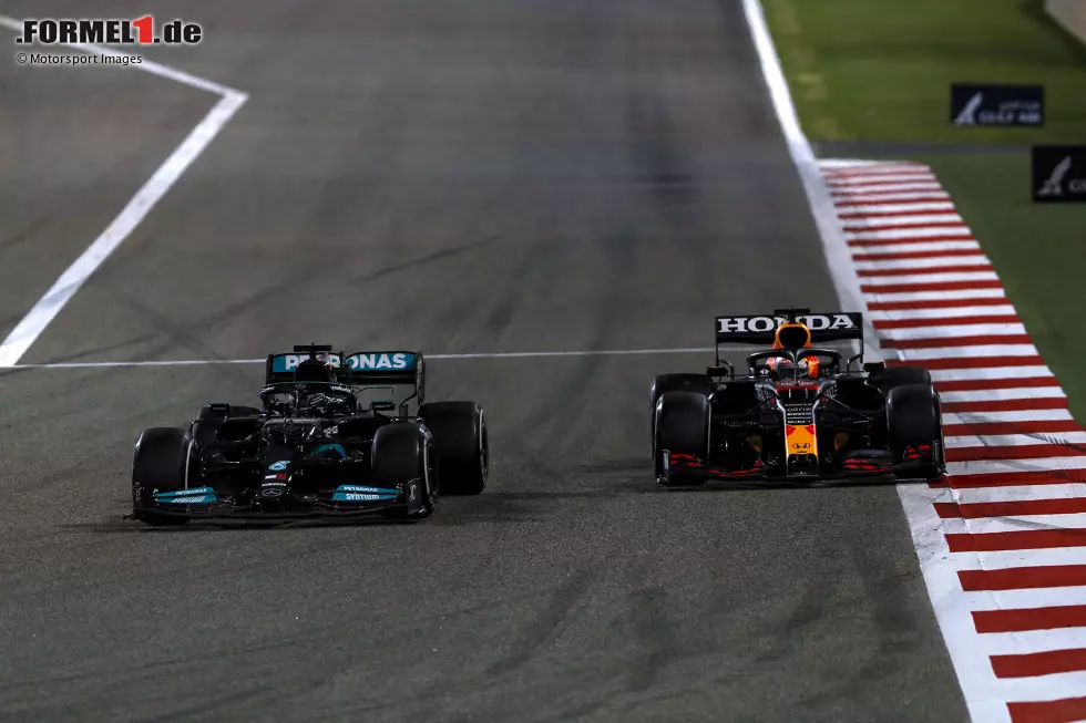Max Verstappen (2): Noch knapper schrammt der Niederländer an der 1 vorbei. Eigentlich hat er am ganzen Wochenende nichts falsch gemacht. Zum Verhängnis wird ihm allerdings, dass er beim entscheidenden Überholversuch gegen Hamilton zu ungeduldig war. Deswegen war die Mehrheit der Redaktion am Ende gegen die 1. Foto zur News: Max Verstappen (2): Noch knapper schrammt der Niederländer an der 1 vorbei. Eigentlich hat er am ganzen Wochenende nichts falsch gemacht. Zum Verhängnis wird ihm allerdings, dass er beim entscheidenden Überholversuch gegen Hamilton zu ungeduldig war. Deswegen war die Mehrheit der Redaktion am Ende gegen die 1.