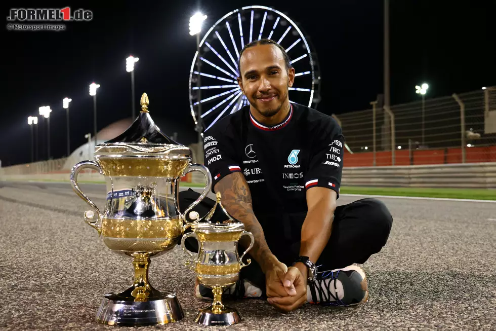 Lewis Hamilton (1): Die Bestnote gibt es damit nur für den Weltmeister. Natürlich hatte er am Ende auch ein bisschen Glück, das hat sogar Toto Wolff zugegeben. Aber wenn man in einem Auto gewinnt, das nicht das schnellste im Feld ist, dann verdient das Respekt. Den zollen wir Hamilton mit der einzigen 1 an diesem Wochenende. Foto zur News: Lewis Hamilton (1): Die Bestnote gibt es damit nur für den Weltmeister. Natürlich hatte er am Ende auch ein bisschen Glück, das hat sogar Toto Wolff zugegeben. Aber wenn man in einem Auto gewinnt, das nicht das schnellste im Feld ist, dann verdient das Respekt. Den zollen wir Hamilton mit der einzigen 1 an diesem Wochenende.