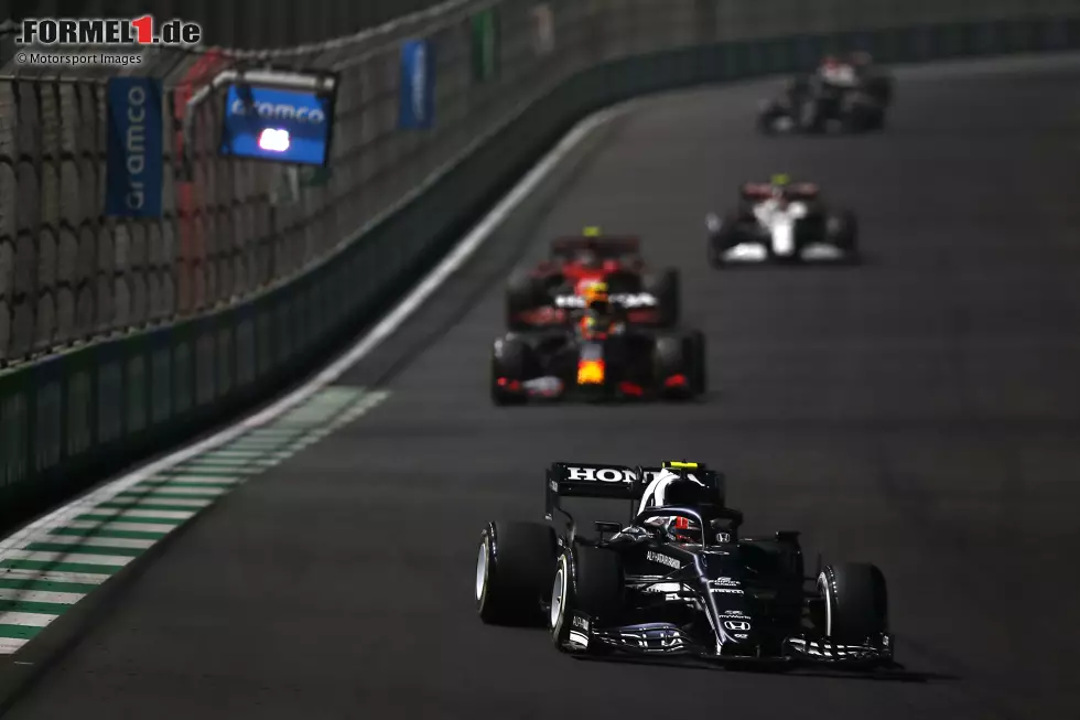 Pierre Gasly (2): P6 in Quali und Rennen. Bei Gasly hat man sich schon an solche Leistungen gewöhnt, weshalb man schnell vergessen kann, dass diese im AlphaTauri kein Selbstläufer sind. Knackte durch das Ergebnis zum ersten Mal in seiner Karriere die 100-Punkte-Marke. Das schaffte er nicht einmal in seiner (halben) Red-Bull-Saison! Foto zur News: Pierre Gasly (2): P6 in Quali und Rennen. Bei Gasly hat man sich schon an solche Leistungen gewöhnt, weshalb man schnell vergessen kann, dass diese im AlphaTauri kein Selbstläufer sind. Knackte durch das Ergebnis zum ersten Mal in seiner Karriere die 100-Punkte-Marke. Das schaffte er nicht einmal in seiner (halben) Red-Bull-Saison!