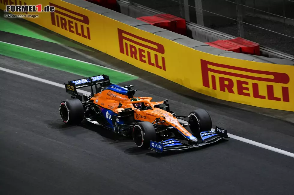 Daniel Ricciardo (2): Hat ohne Frage von der roten Flagge profitiert, sonst hätte er es nicht auf P5 geschafft. Trotzdem muss man das Ergebnis dann eben auch erst einmal fehlerfrei nach Hause fahren. Das Q2-Aus im Qualifying lasten wir ihm zudem nicht an, weil sein Unterboden beschädigt war. Eine gute Leistung nach drei punktlosen Rennen. Foto zur News: Daniel Ricciardo (2): Hat ohne Frage von der roten Flagge profitiert, sonst hätte er es nicht auf P5 geschafft. Trotzdem muss man das Ergebnis dann eben auch erst einmal fehlerfrei nach Hause fahren. Das Q2-Aus im Qualifying lasten wir ihm zudem nicht an, weil sein Unterboden beschädigt war. Eine gute Leistung nach drei punktlosen Rennen.