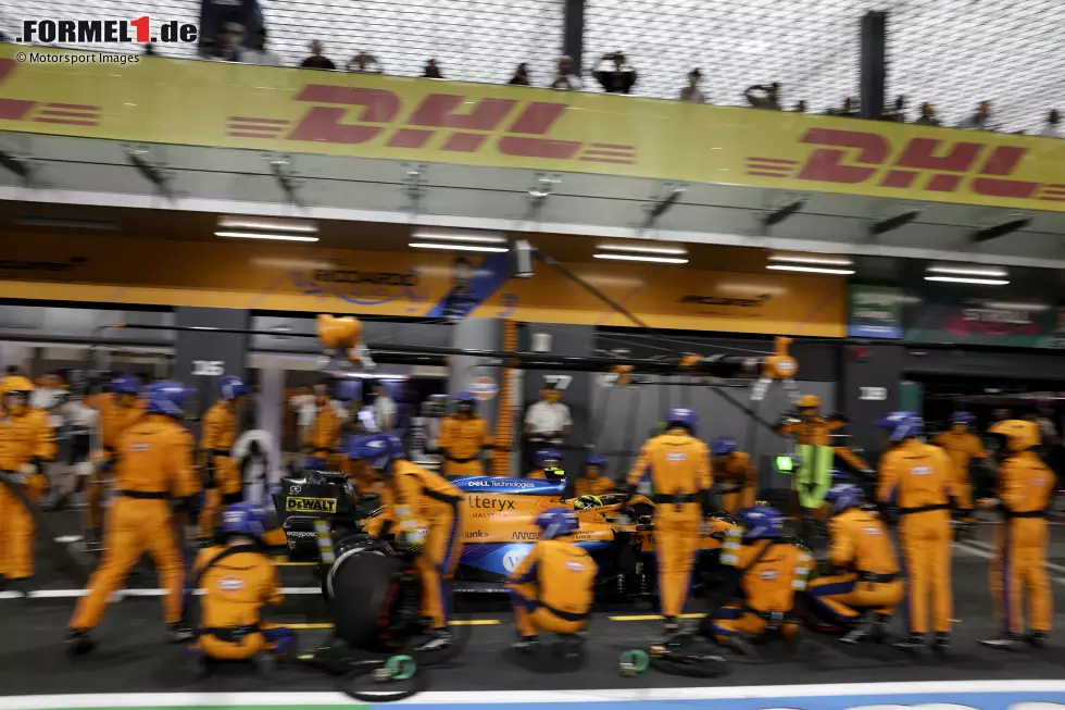 Lando Norris (2): Beim Teamkollegen gilt genau das Gegenteil. Während Ricciardo von der roten Flagge profitierte, fiel Norris dadurch von P6 bis auf P14 zurück. Das können wir ihm natürlich nicht anlasten, und davon abgesehen fuhr auch er ein gutes Rennen und kämpfte sich anschließend immerhin noch bis auf P10 vor. Die Pace war da. Foto zur News: Lando Norris (2): Beim Teamkollegen gilt genau das Gegenteil. Während Ricciardo von der roten Flagge profitierte, fiel Norris dadurch von P6 bis auf P14 zurück. Das können wir ihm natürlich nicht anlasten, und davon abgesehen fuhr auch er ein gutes Rennen und kämpfte sich anschließend immerhin noch bis auf P10 vor. Die Pace war da.