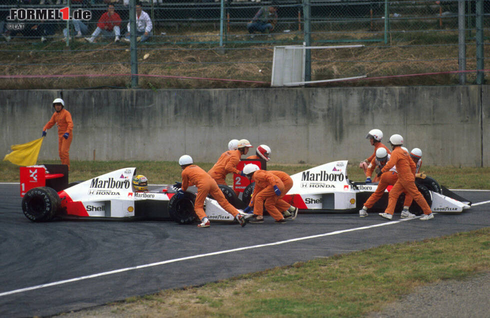 Foto zur News: Den Titel holt sich McLaren zwar nach dem &quot;Ausrutscher&quot; 1987 zurück. Der geht allerdings nicht an Prost sondern an dessen neuen Teamkollegen Ayrton Senna. Erst 1989 schnappt sich Prost Titel Nummer drei - nach einer Kollision mit Senna. Ein vierter soll später auch noch folgen. Doch erneut wird es einige Jahre dauern ...