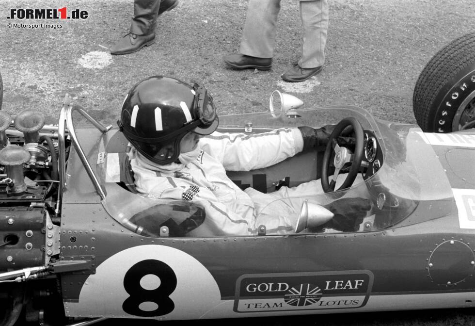 Foto zur News: 1967 wechselt Hill schließlich zu Lotus, für das er 1958 einst sein Debüt in der Formel 1 gab. Eine goldrichtige Entscheidung! Zwar wird er im ersten Jahr nur WM-Siebter, weil er zunächst einmal bei der Entwicklung des neuen Lotus 49 helfen muss. Doch der Lohn folgt ein Jahr später mit dem zweiten WM-Titel nach sechs Jahren Wartezeit.