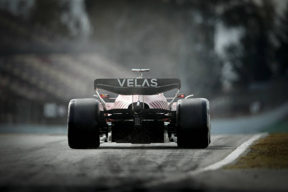 Foto zur News: Die Formel-1-Wintertests 2022 laufen! Hier tragen wir die Höhepunkte des zweiten Testtags in Barcelona zusammen und informieren kompakt über alle wichtigen Ereignisse!